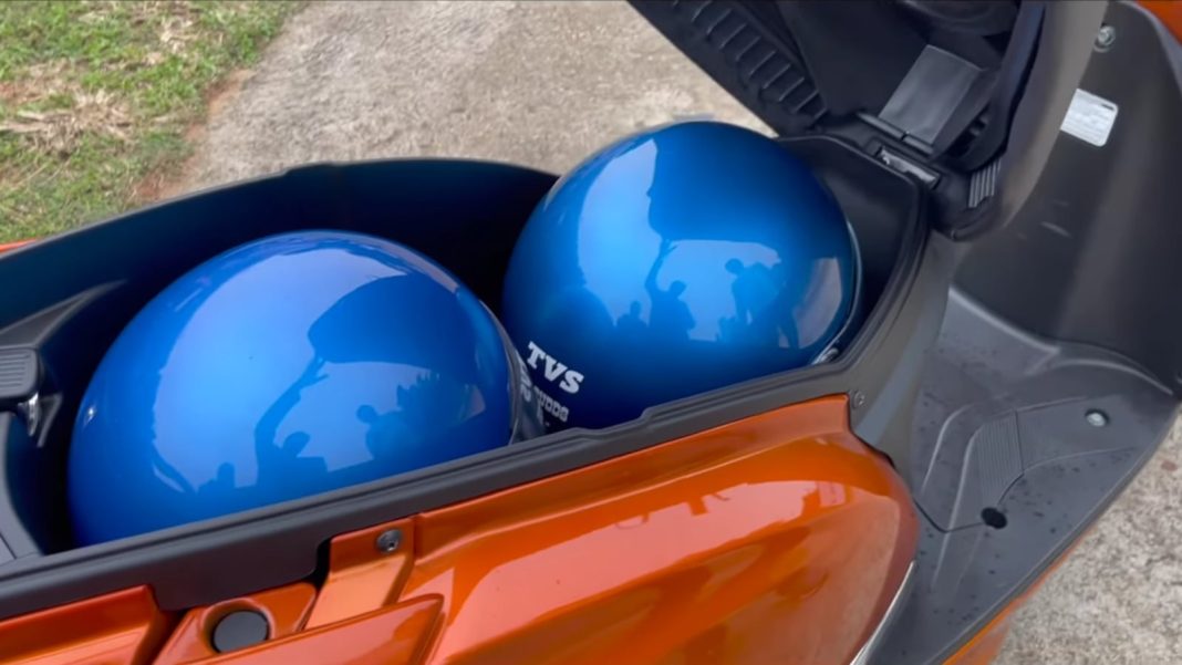 TVS Jupiter 125 underseat storage TVS Jupiter 125 underseat storage